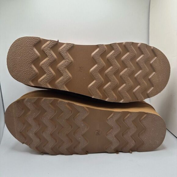 CUSHIONAIRE Women's Genuine Suede pull platform boot +Memory Foam 9 CHESTNUT - Picture 5 of 7